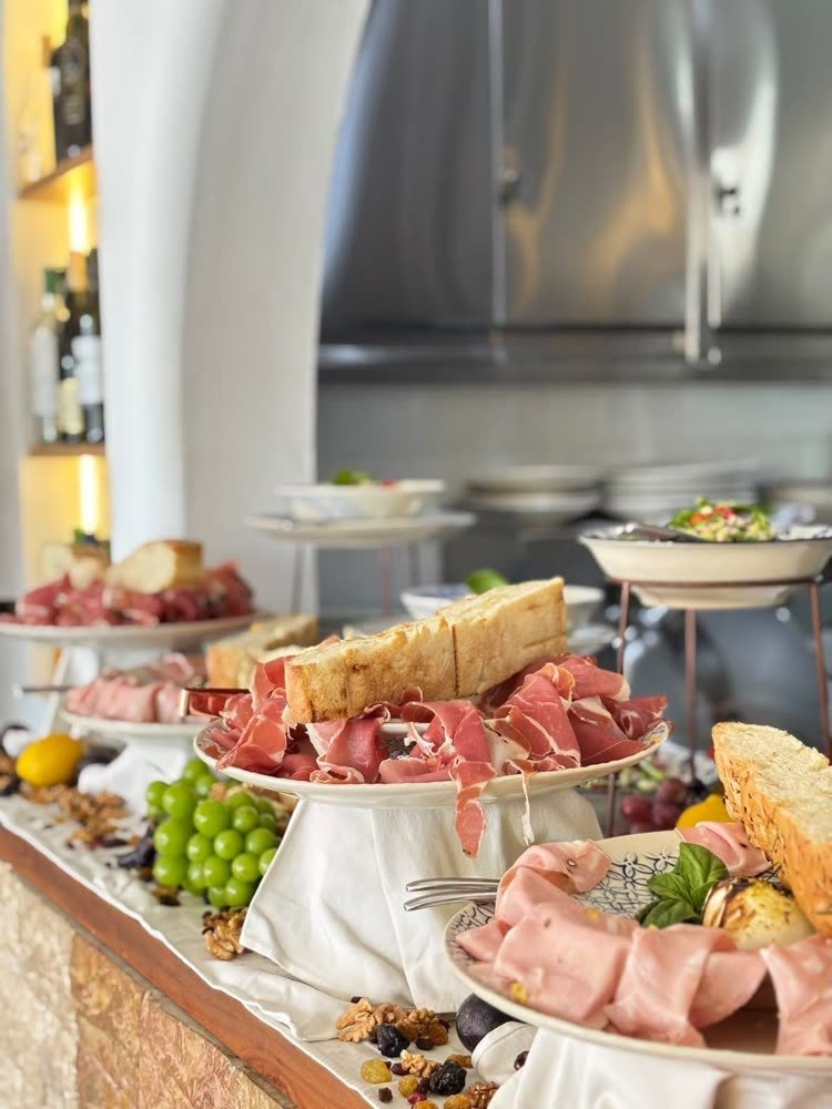 Prosciutto and focaccia at the counter