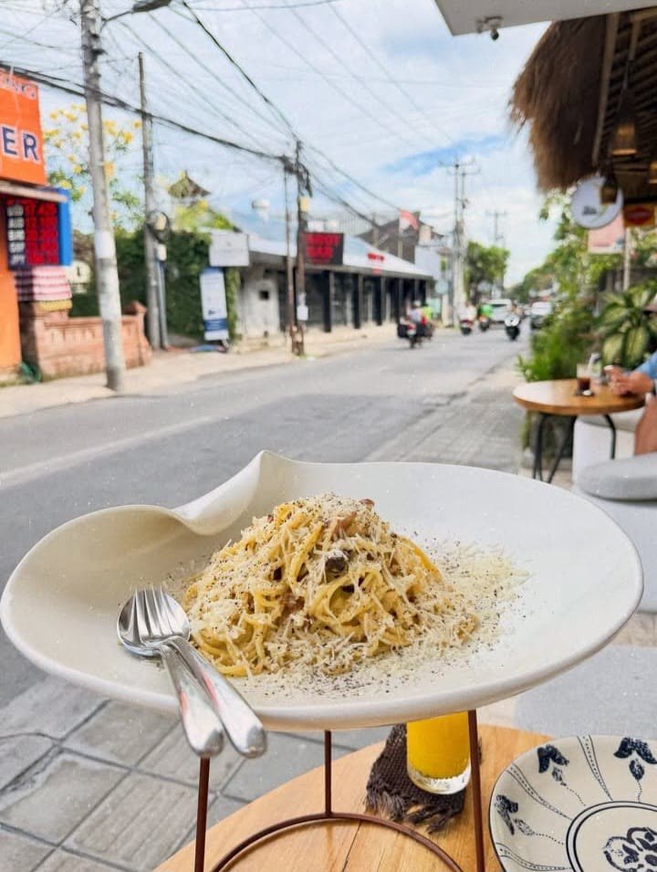 Spaghetti Carbonara at Artista Cucina, Italian restaurant in Canggu